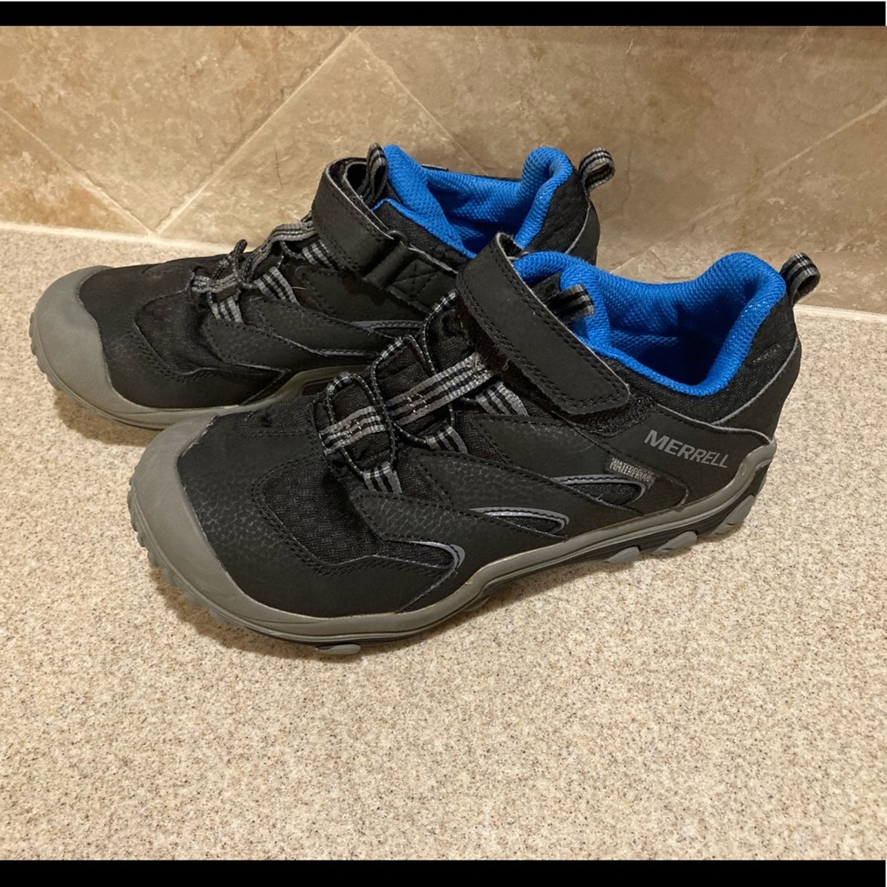 Merrell Select Grip Waterproof Hiking Shoes Sz 3.5